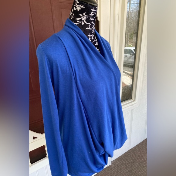 Free To Live Faux Wrap Draped Top Long Sleeve Size Medium - Picture 10 of 14